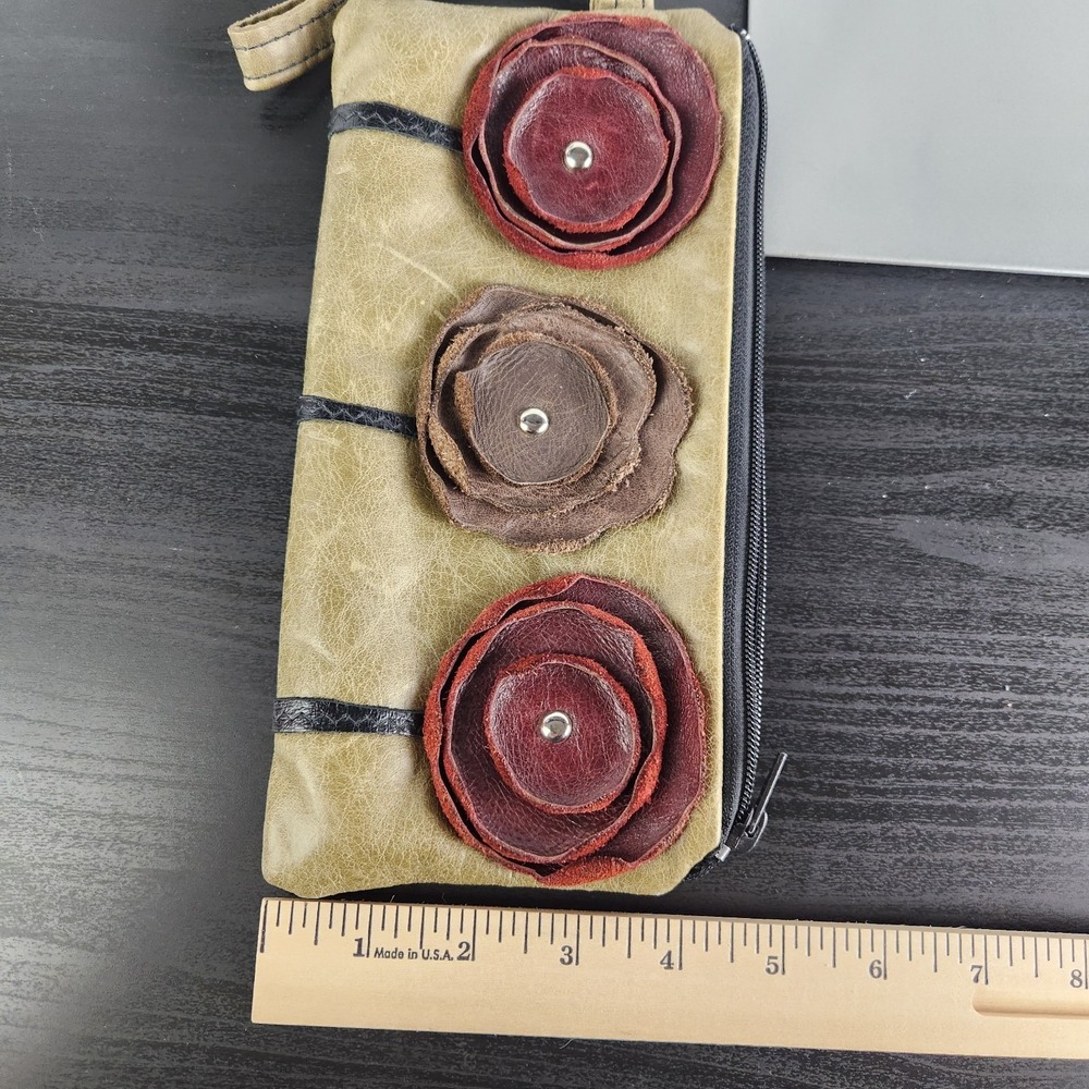 Sakura‎ Urban Floral Olive Distressed Clutch Pouch - Picture 8 of 9